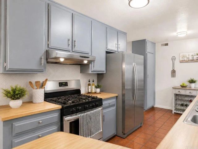 1650 Lisa Avenue, Vista, CA 92084