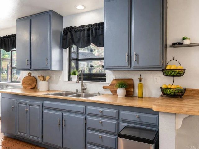 1650 Lisa Avenue, Vista, CA 92084