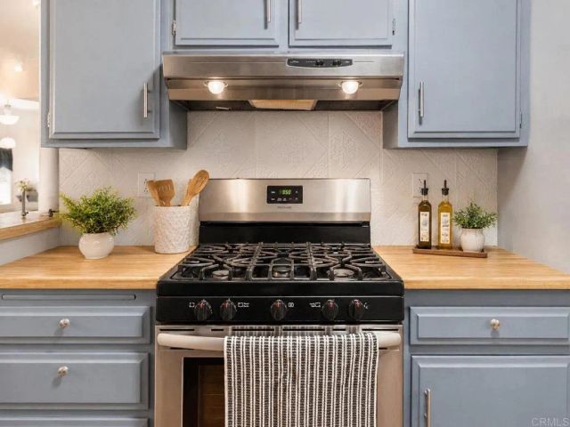 1650 Lisa Avenue, Vista, CA 92084