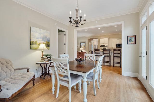 3011 OAKLEIGH MANOR LN, Germantown, TN 38138