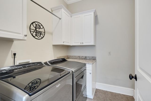 3011 OAKLEIGH MANOR LN, Germantown, TN 38138