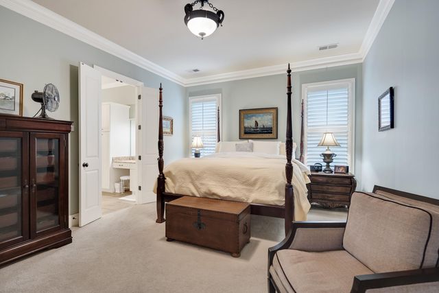 3011 OAKLEIGH MANOR LN, Germantown, TN 38138