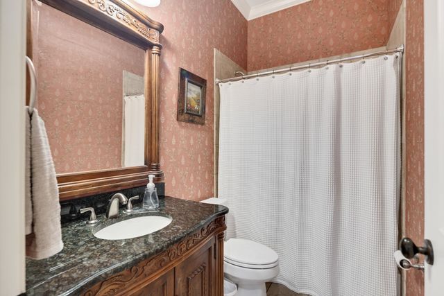 3011 OAKLEIGH MANOR LN, Germantown, TN 38138