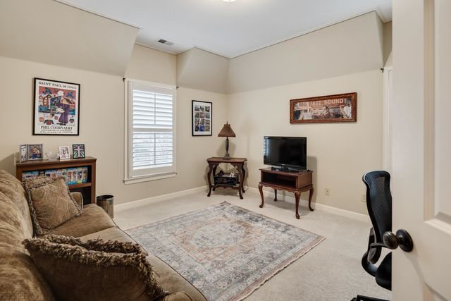 3011 OAKLEIGH MANOR LN, Germantown, TN 38138