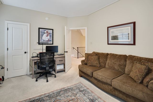 3011 OAKLEIGH MANOR LN, Germantown, TN 38138