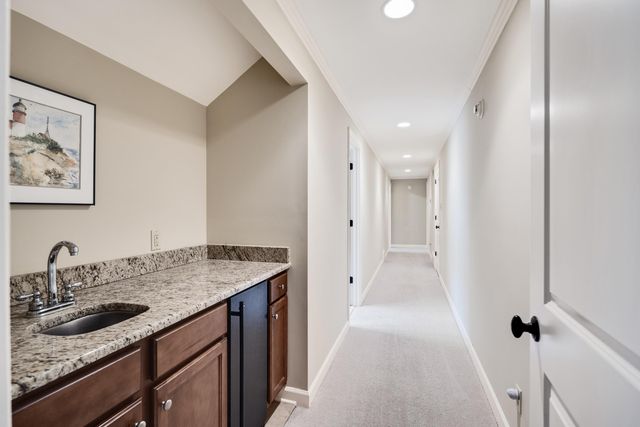 3011 OAKLEIGH MANOR LN, Germantown, TN 38138