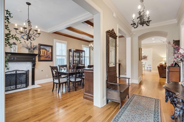 3011 OAKLEIGH MANOR LN, Germantown, TN 38138