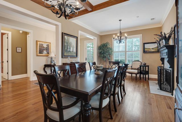 3011 OAKLEIGH MANOR LN, Germantown, TN 38138