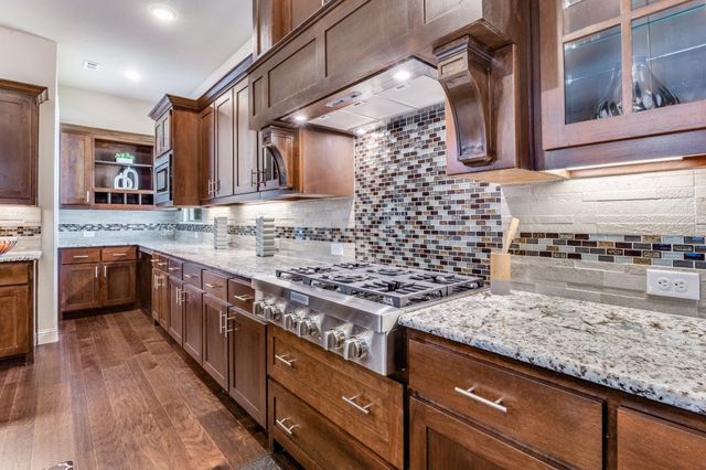 1403 Laurel Green Court, Arlington, TX 76005