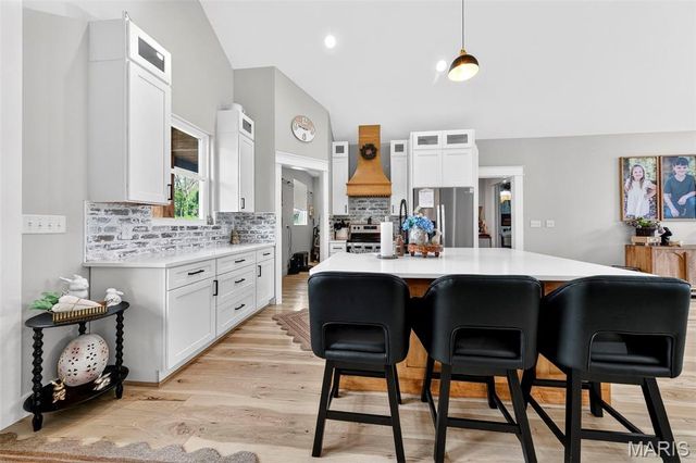 1870 Highway K, St Clair, MO 63077