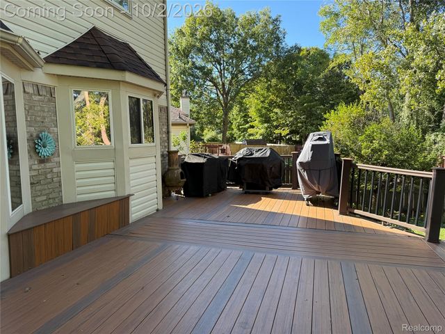 27210 Maple Wood Drive, Brownstown Charter Township, MI 48174