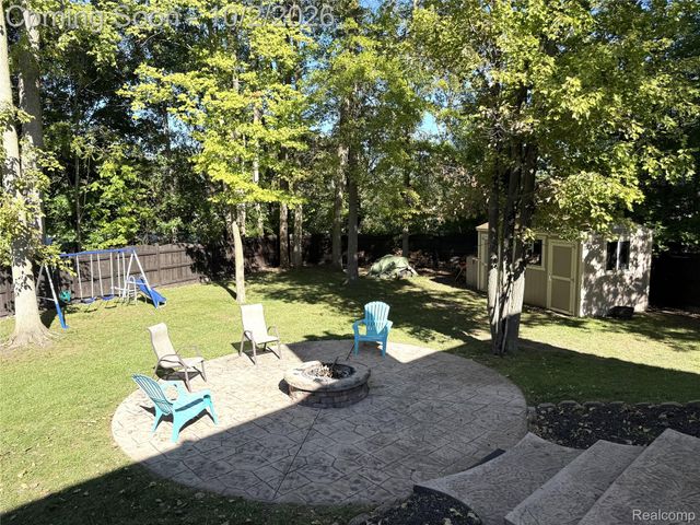 27210 Maple Wood Drive, Brownstown Charter Township, MI 48174