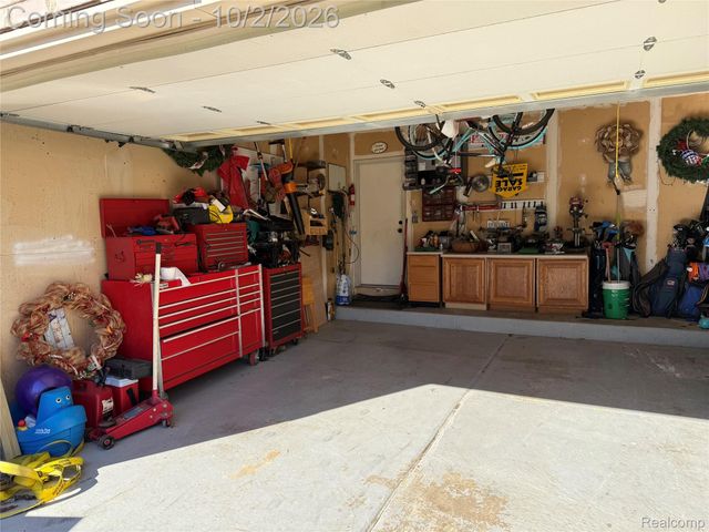 27210 Maple Wood Drive, Brownstown Charter Township, MI 48174