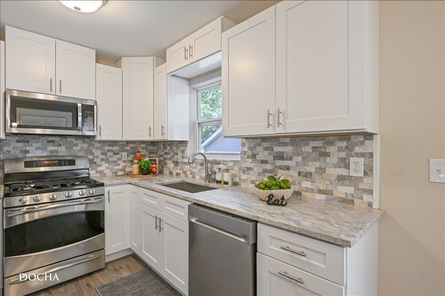 312 Oak Street, North Aurora, IL 60542