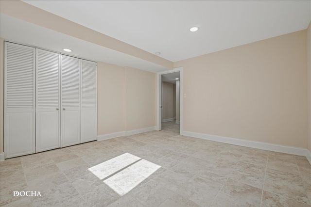 312 Oak Street, North Aurora, IL 60542