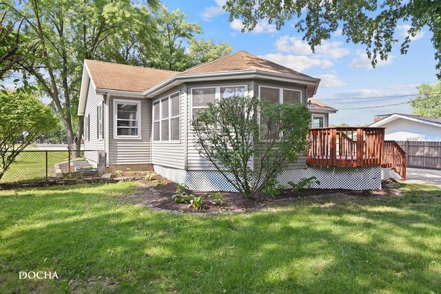 312 Oak Street, North Aurora, IL 60542