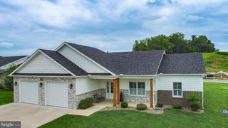 1202 CHINKAPIN OAK TRL, Morgantown, WV 26501