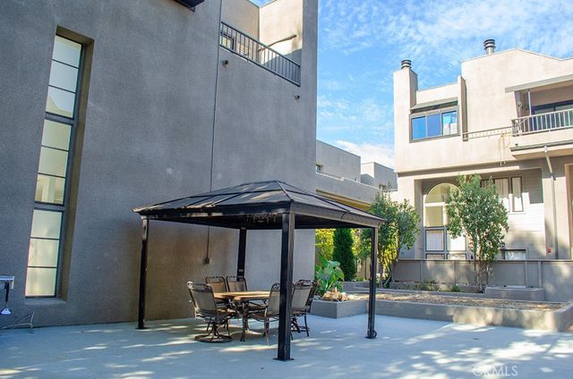 1310 E Orange Grove Boulevard 113, Pasadena, CA 91104