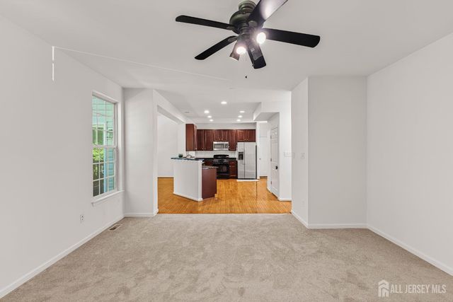 406 Arnold Drive, Florence, NJ 08518