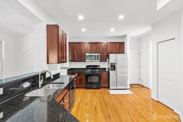 406 Arnold Drive, Florence, NJ 08518