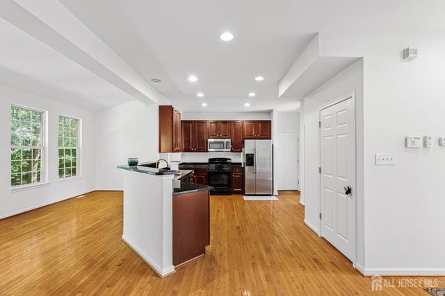 406 Arnold Drive, Florence, NJ 08518