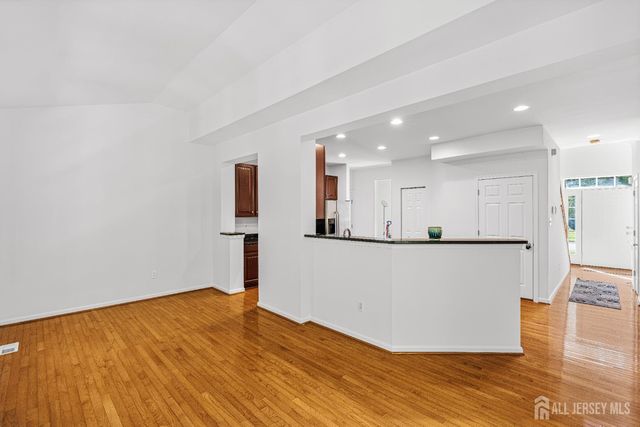 406 Arnold Drive, Florence, NJ 08518