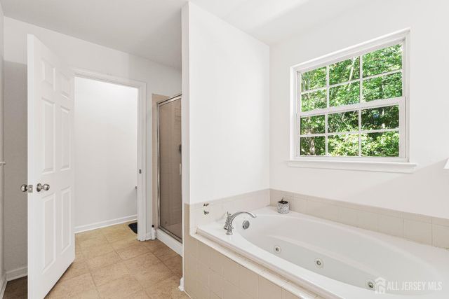 406 Arnold Drive, Florence, NJ 08518