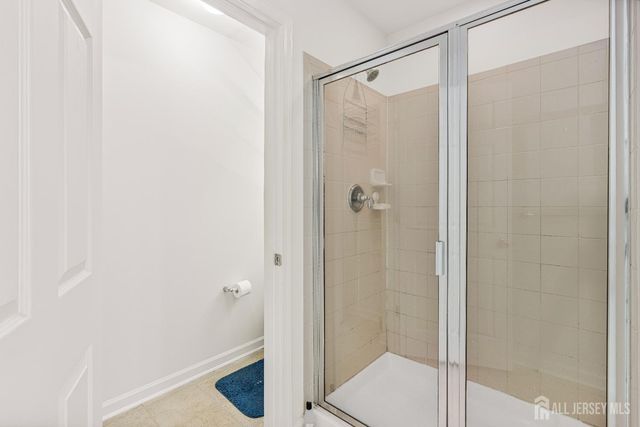 406 Arnold Drive, Florence, NJ 08518