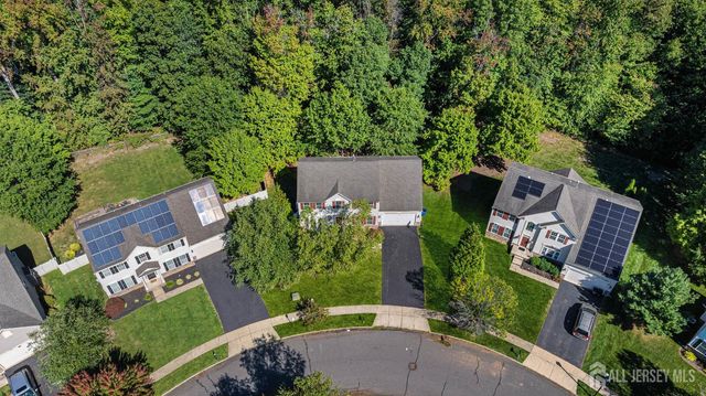 406 Arnold Drive, Florence, NJ 08518