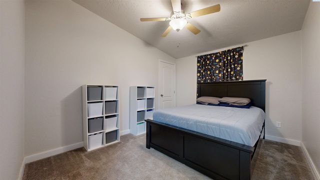 84303 N 451 Pr Ne, West Richland, WA 99353