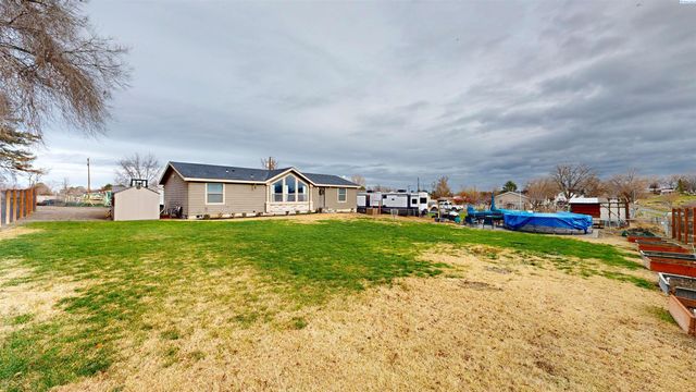 84303 N 451 Pr Ne, West Richland, WA 99353