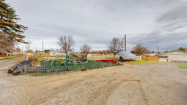 84303 N 451 Pr Ne, West Richland, WA 99353