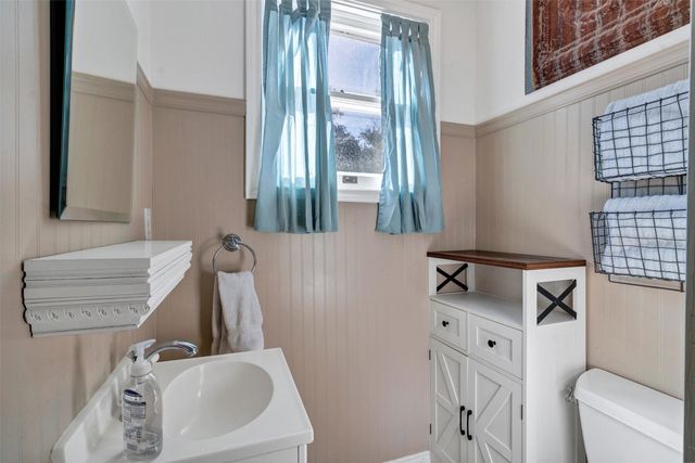 3814 Pawnee Court, Granbury, TX 76048