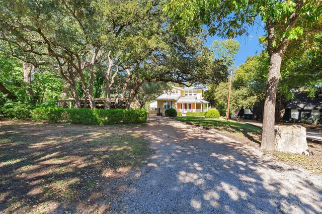 3814 Pawnee Court, Granbury, TX 76048