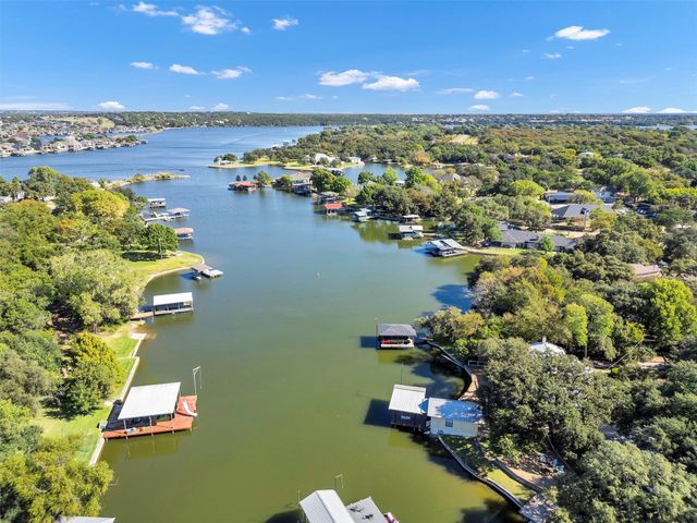 3814 Pawnee Court, Granbury, TX 76048