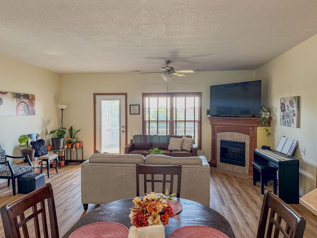 2702 NE Oak Drive 2, Ankeny, IA 50021