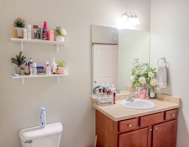 2702 NE Oak Drive 2, Ankeny, IA 50021