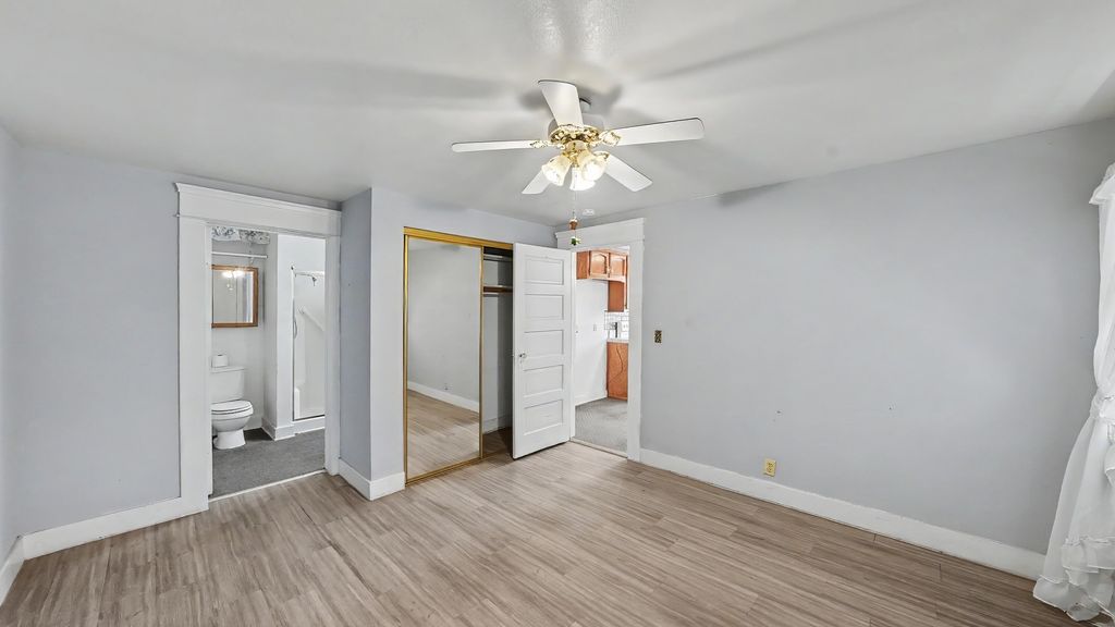 Image 11 of property listing at 104 N Orange Avenue, Exeter, CA 93221