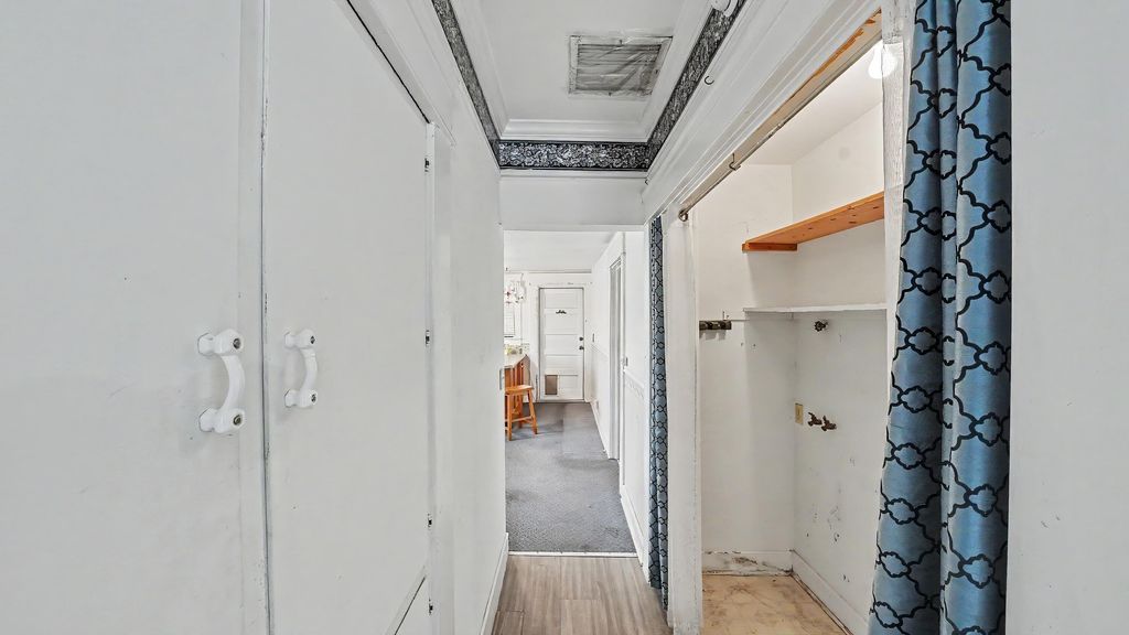 Image 20 of property listing at 104 N Orange Avenue, Exeter, CA 93221