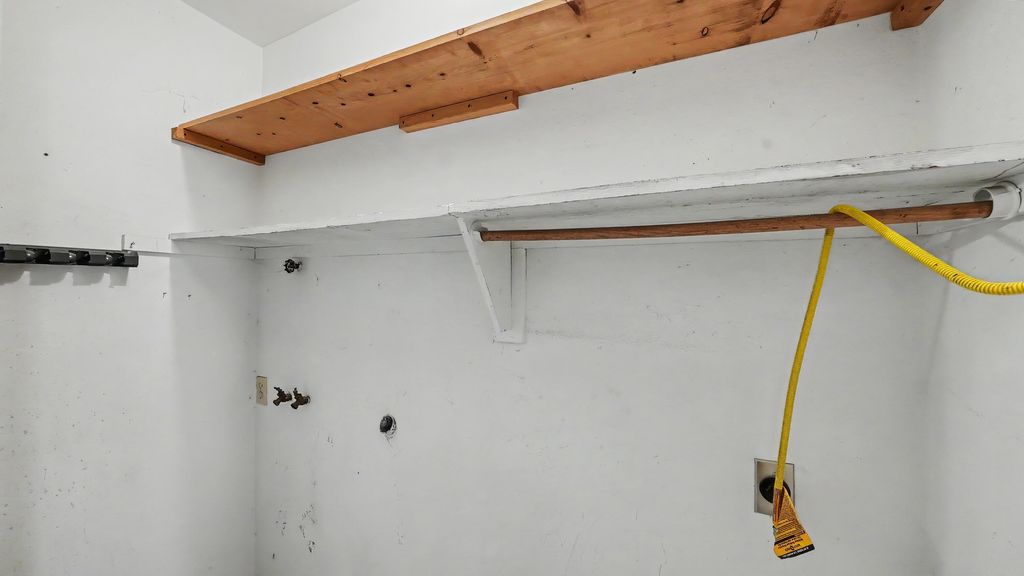 Image 21 of property listing at 104 N Orange Avenue, Exeter, CA 93221