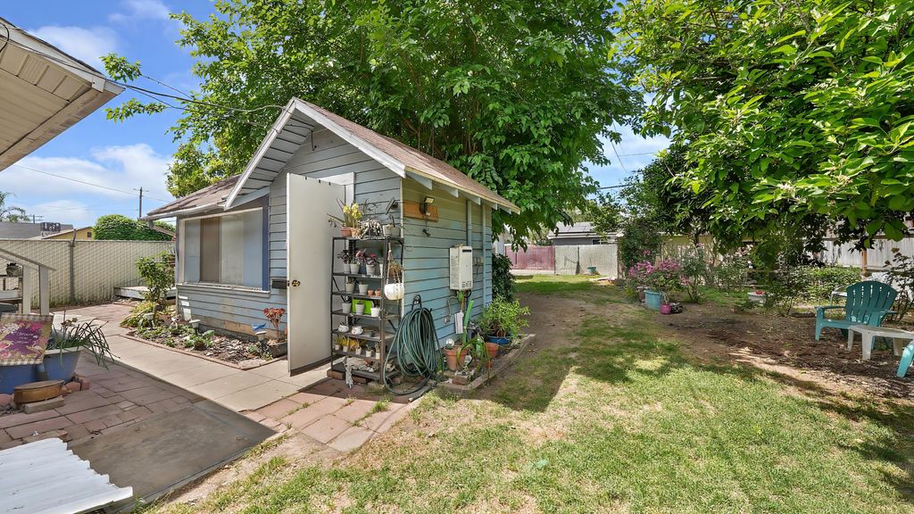 Image 23 of property listing at 104 N Orange Avenue, Exeter, CA 93221