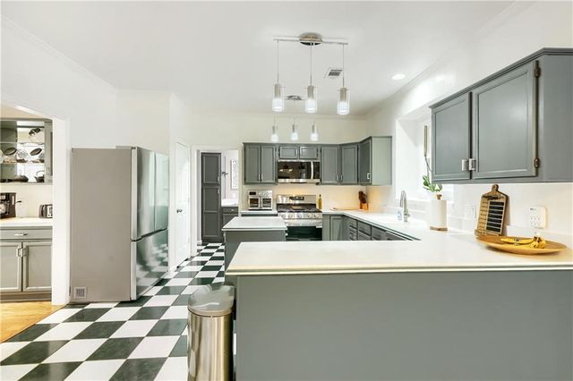 109 Carolinas Way, Fayetteville, GA 30215