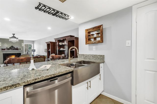 64 April Hill, Conroe, TX 77356