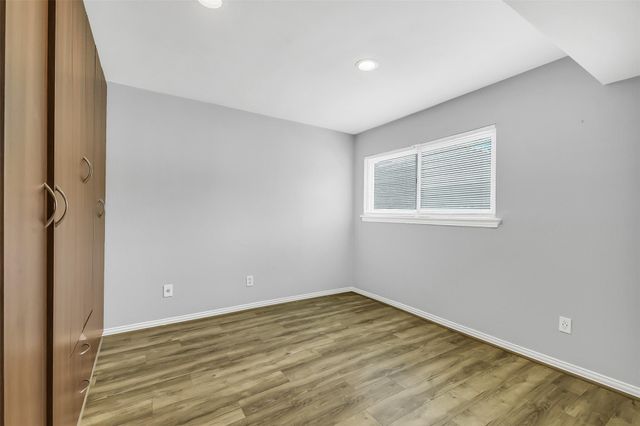 64 April Hill, Conroe, TX 77356
