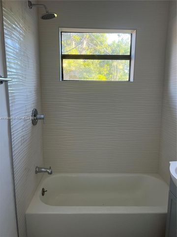 2126 Arthur St 1, Hollywood, FL 33020
