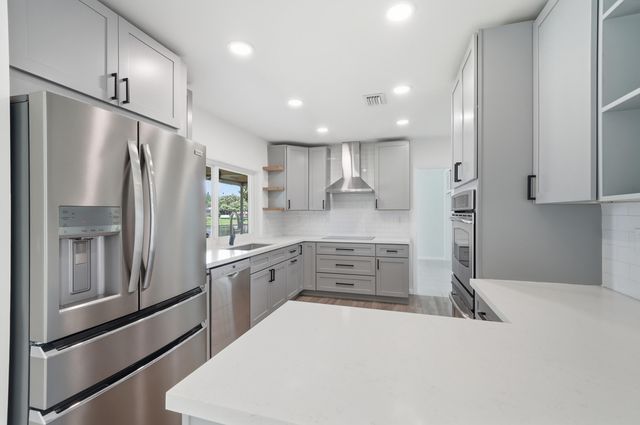 5261 SW 89th Avenue, Cooper City, FL 33328