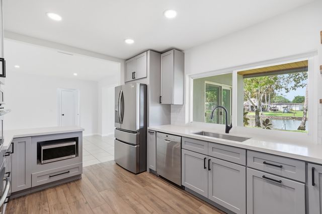 5261 SW 89th Avenue, Cooper City, FL 33328