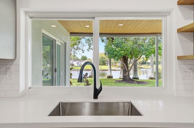 5261 SW 89th Avenue, Cooper City, FL 33328