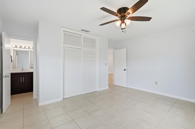 5261 SW 89th Avenue, Cooper City, FL 33328