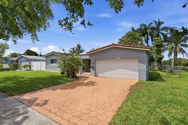 5261 SW 89th Avenue, Cooper City, FL 33328